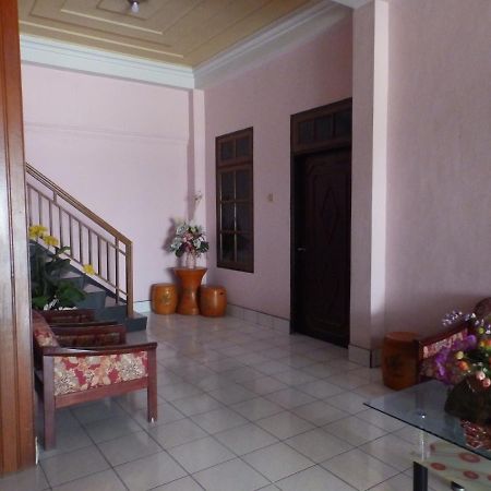 Bahari Family Hotel Bitung Exterior foto