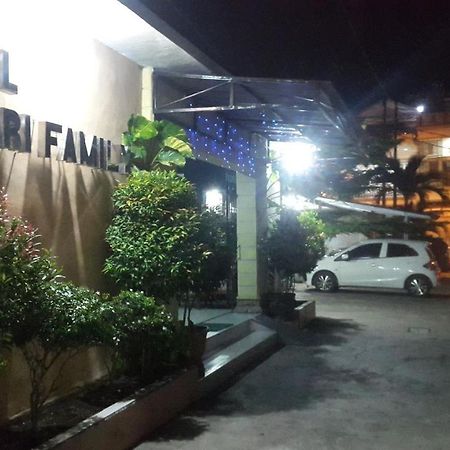 Bahari Family Hotel Bitung Exterior foto