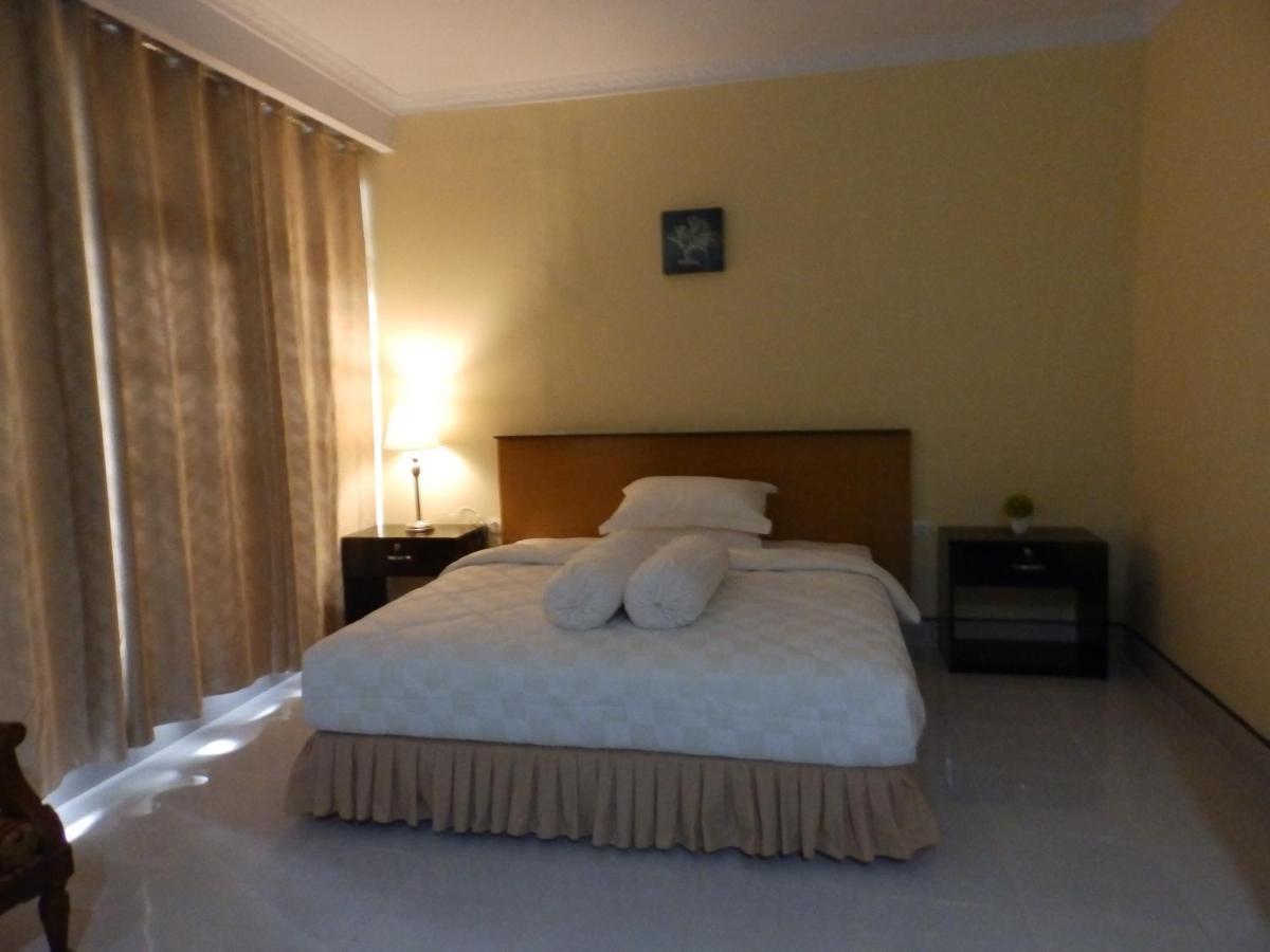 Bahari Family Hotel Bitung Exterior foto