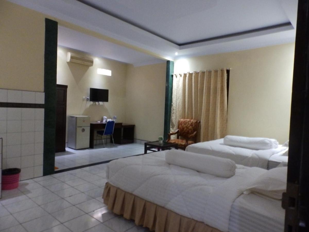 Bahari Family Hotel Bitung Exterior foto